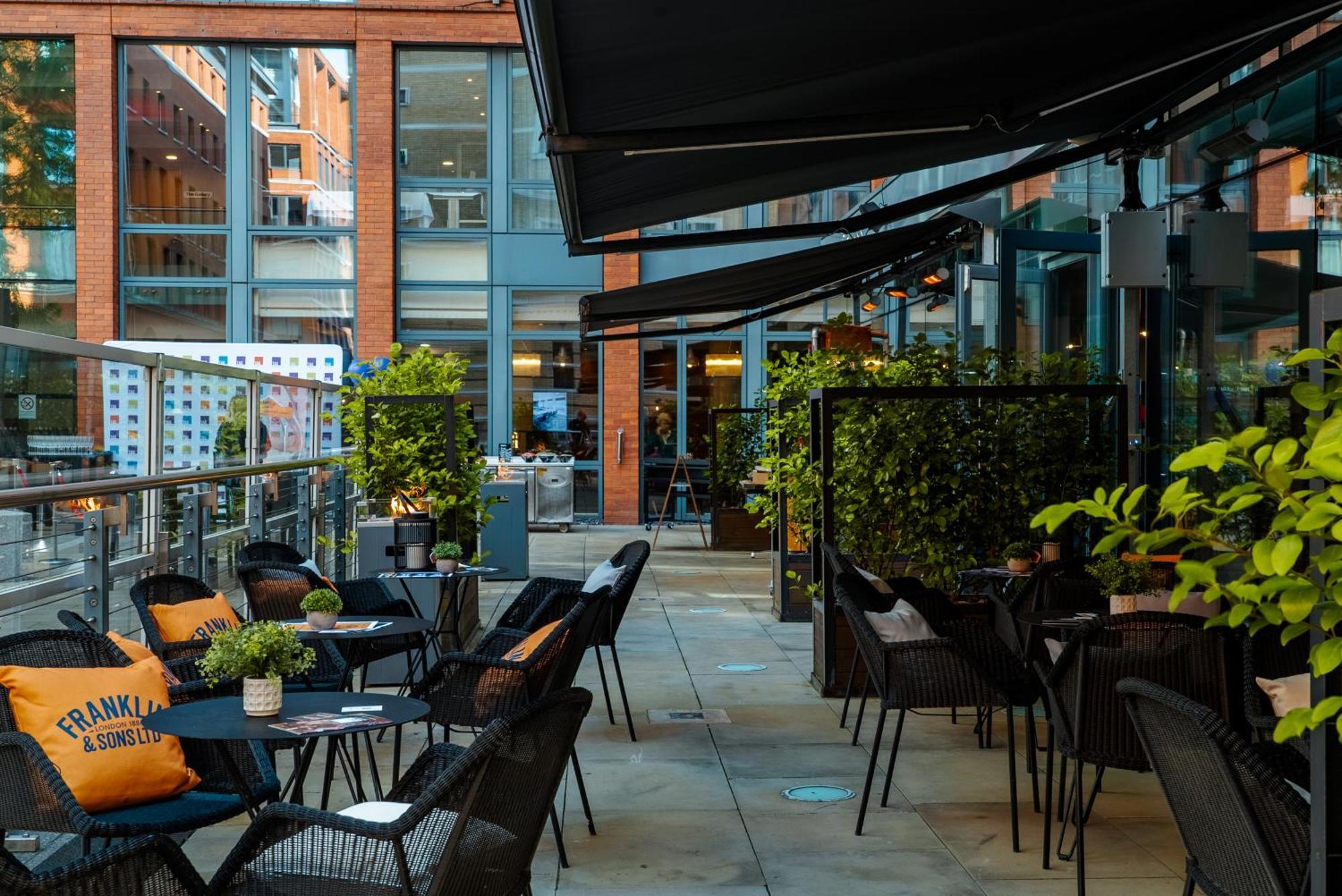 Hilton Garden Inn Birmingham Brindley Place Экстерьер фото