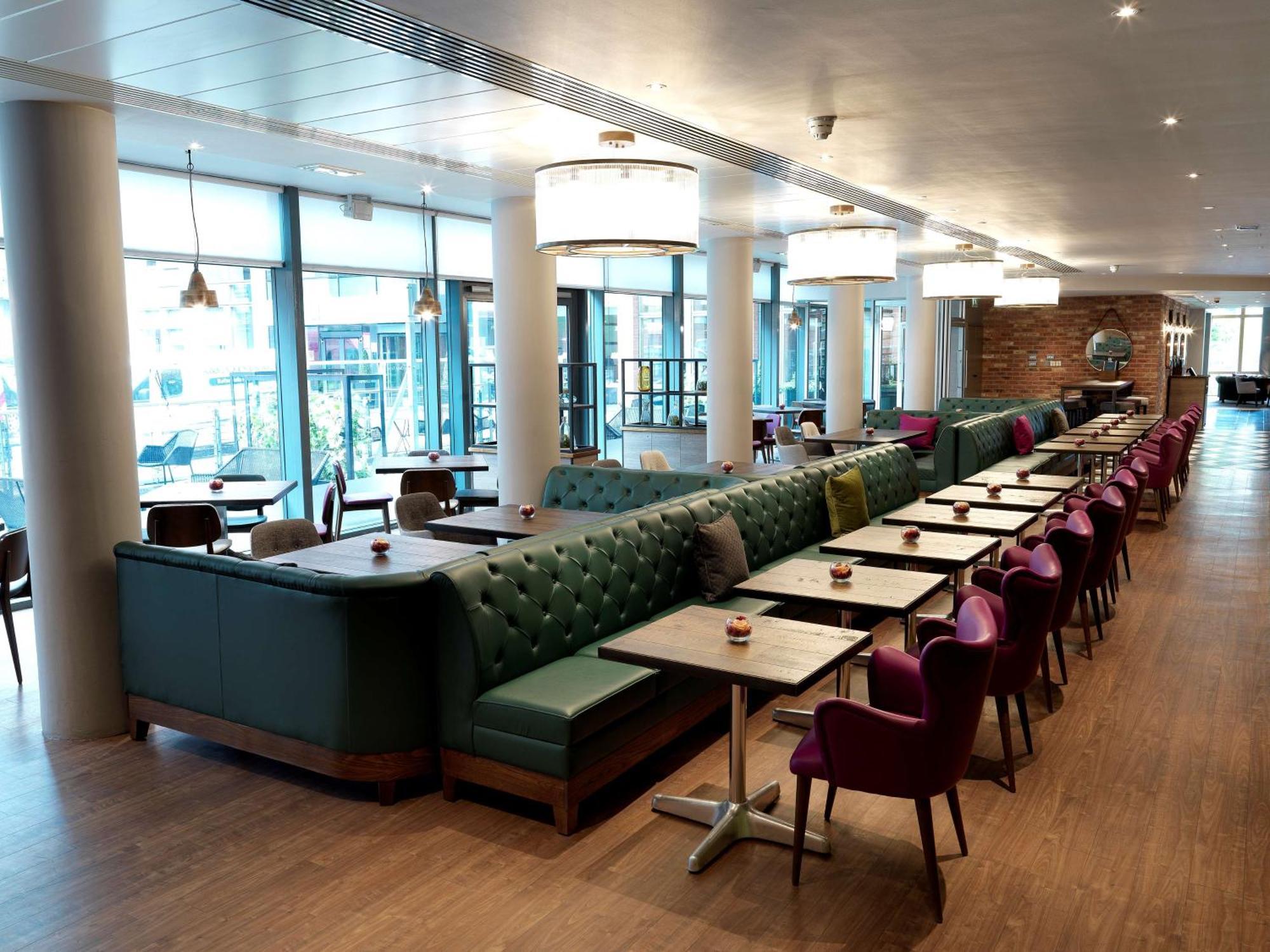Hilton Garden Inn Birmingham Brindley Place Экстерьер фото
