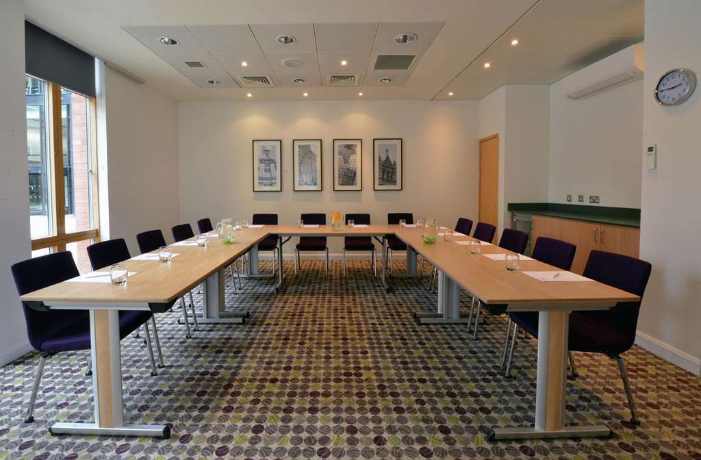 Hilton Garden Inn Birmingham Brindley Place Удобства фото
